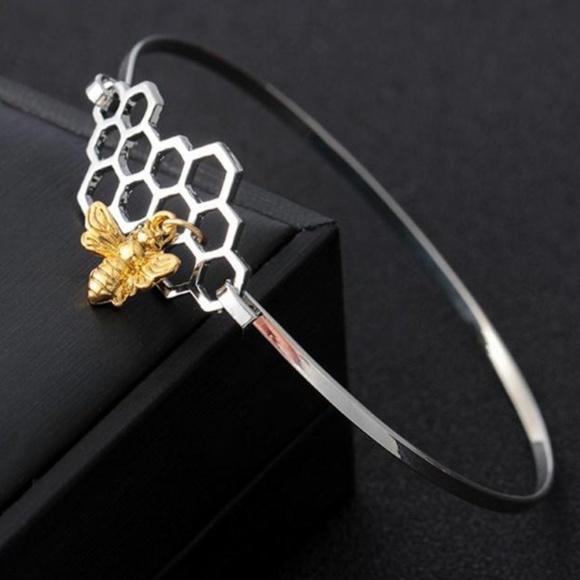 Honeycomb Bee Charm Bracelet - Picture 3 of 4